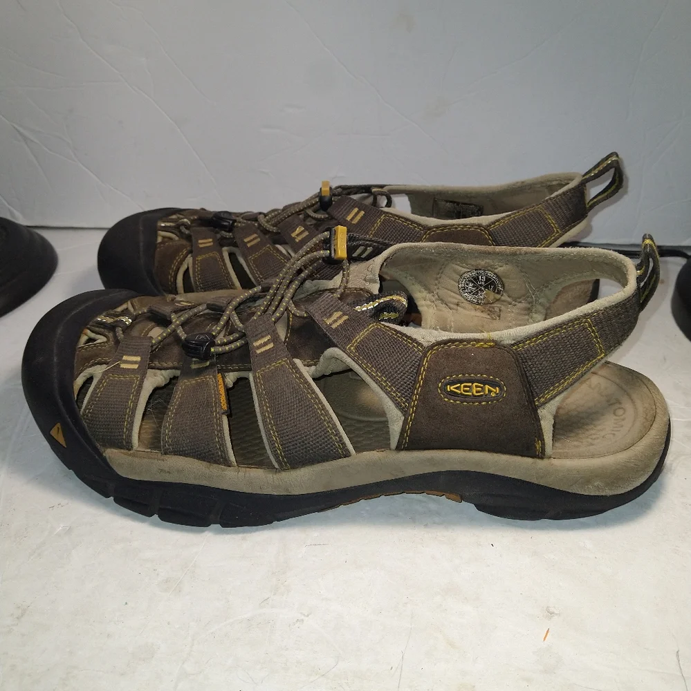 Keen Newport H2 Brown Drawstring Hiking Sandals Men's sz 13